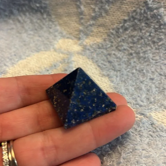 Lapis Pyramid - Picture 4 of 4